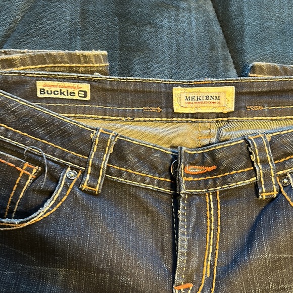 Buckle - Picture 2 of 3